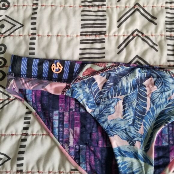 Maaji Reversible Bikini Swim Bottom Small - Picture 2 of 7